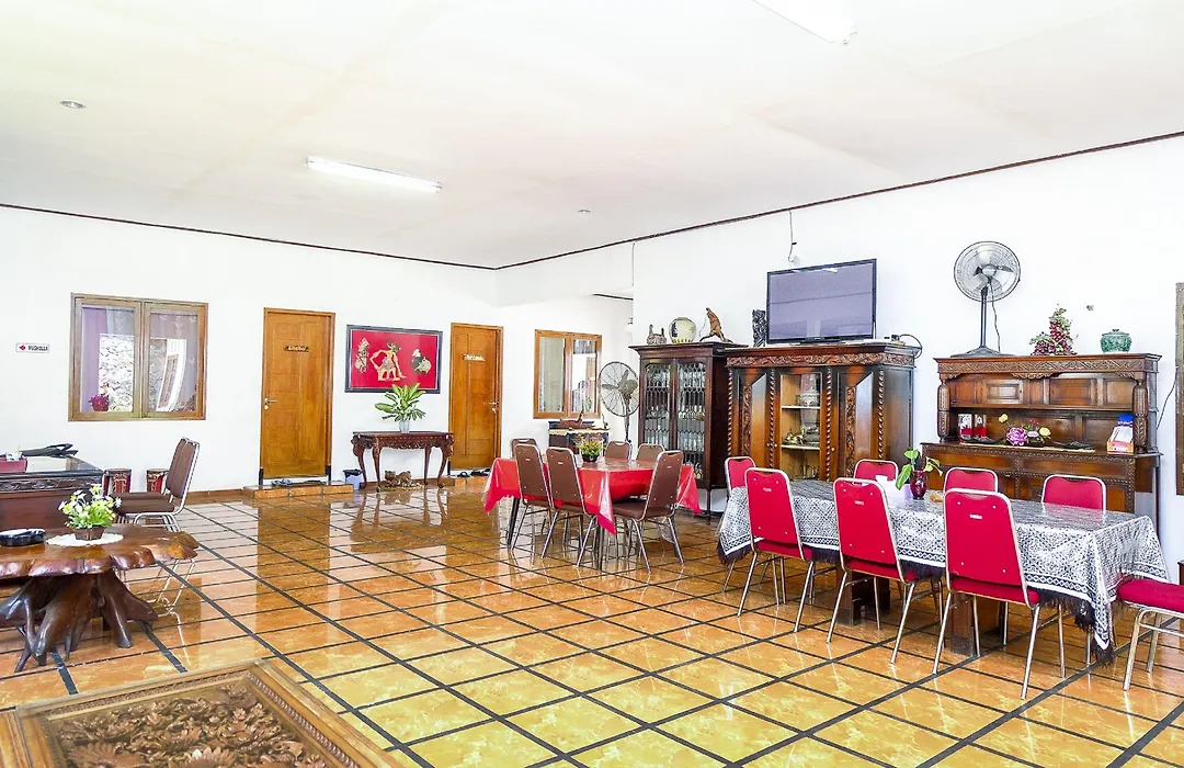 Hotel O Loesje Guest House Syariah-1